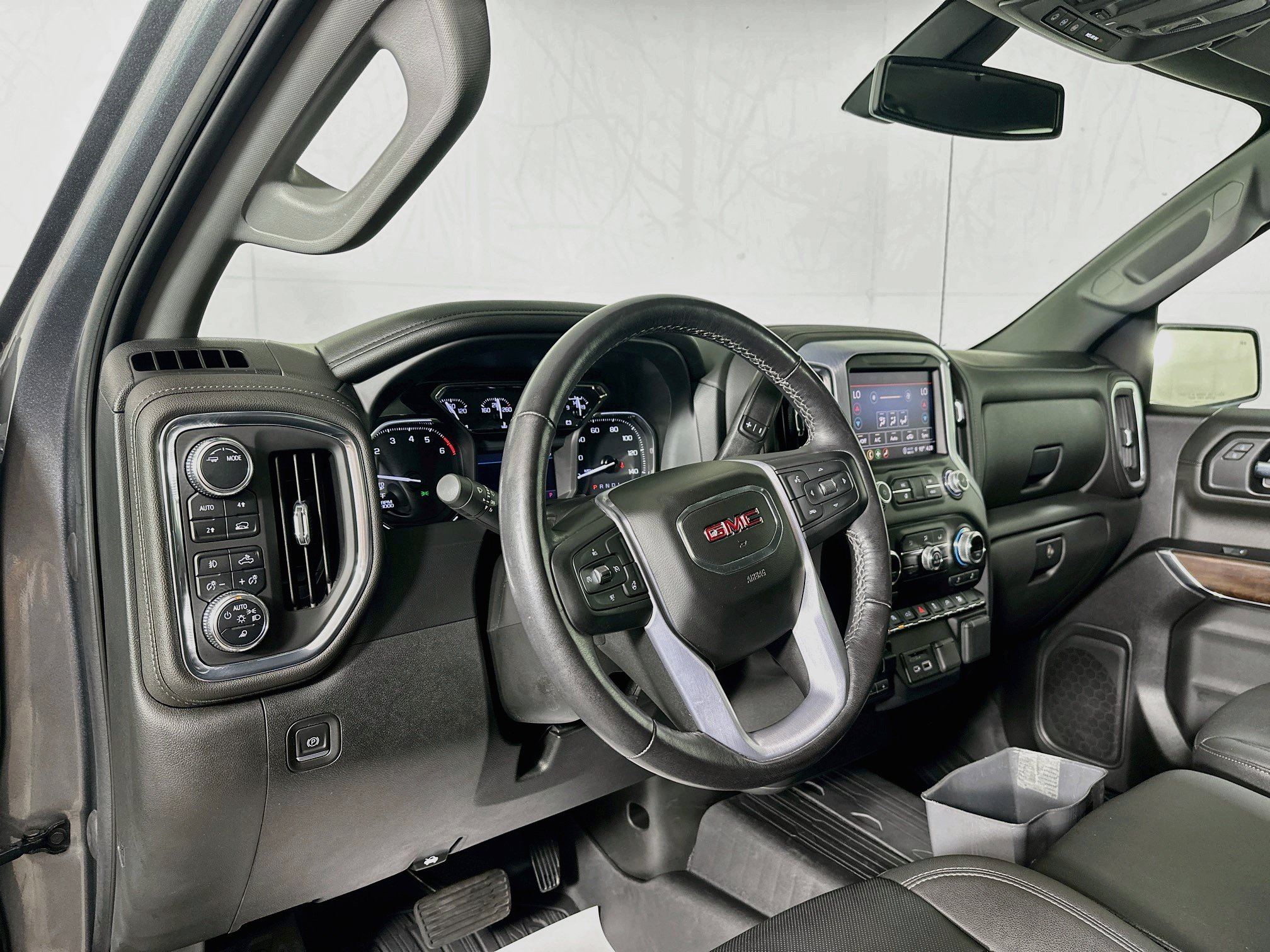 Used 2021 GMC Sierra 1500 SLT w/ Driver Alert Package I AWD/4WD image 9