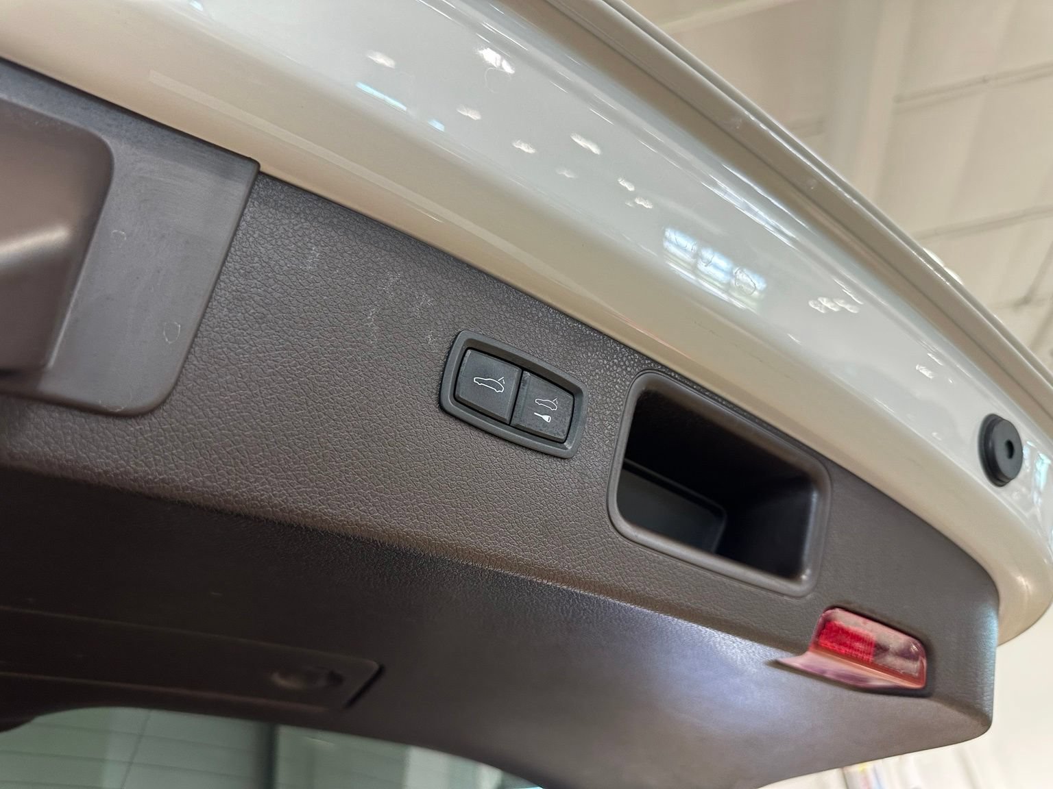 Used 2019 Porsche Macan S w/ Premium Package Plus AWD/4WD image 46