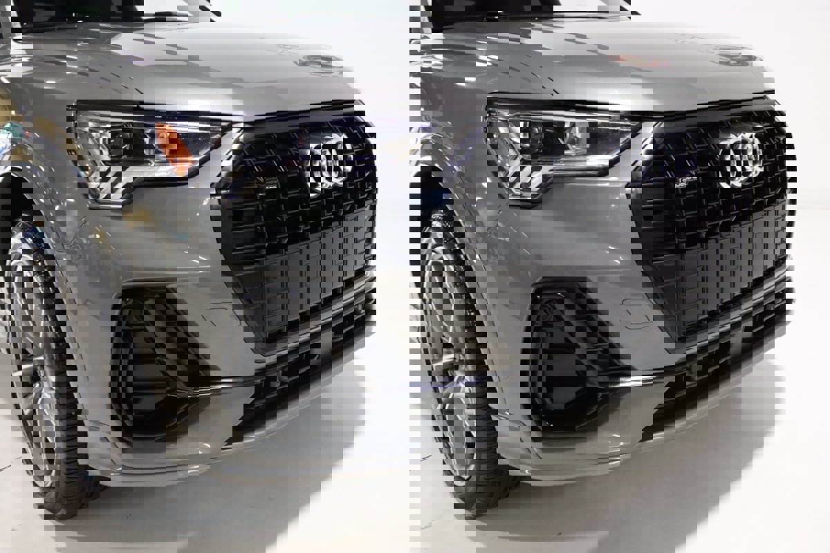 Used 2021 Audi Q3 2.0T Premium Plus w/ Premium Plus Package image 26