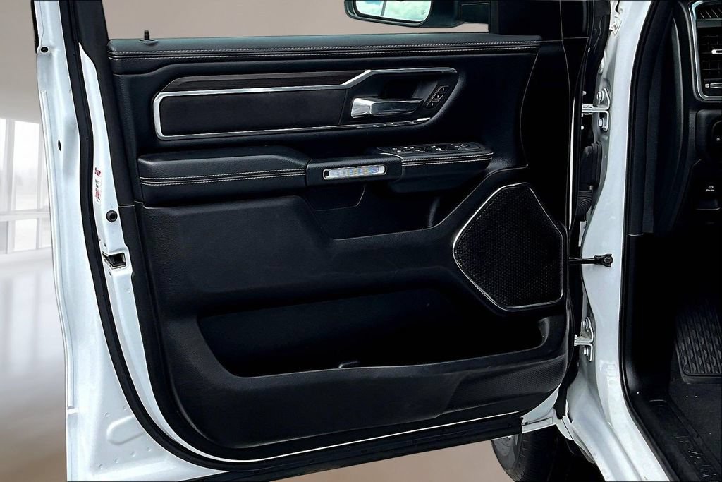 Used 2025 RAM 1500 Laramie AWD/4WD image 18
