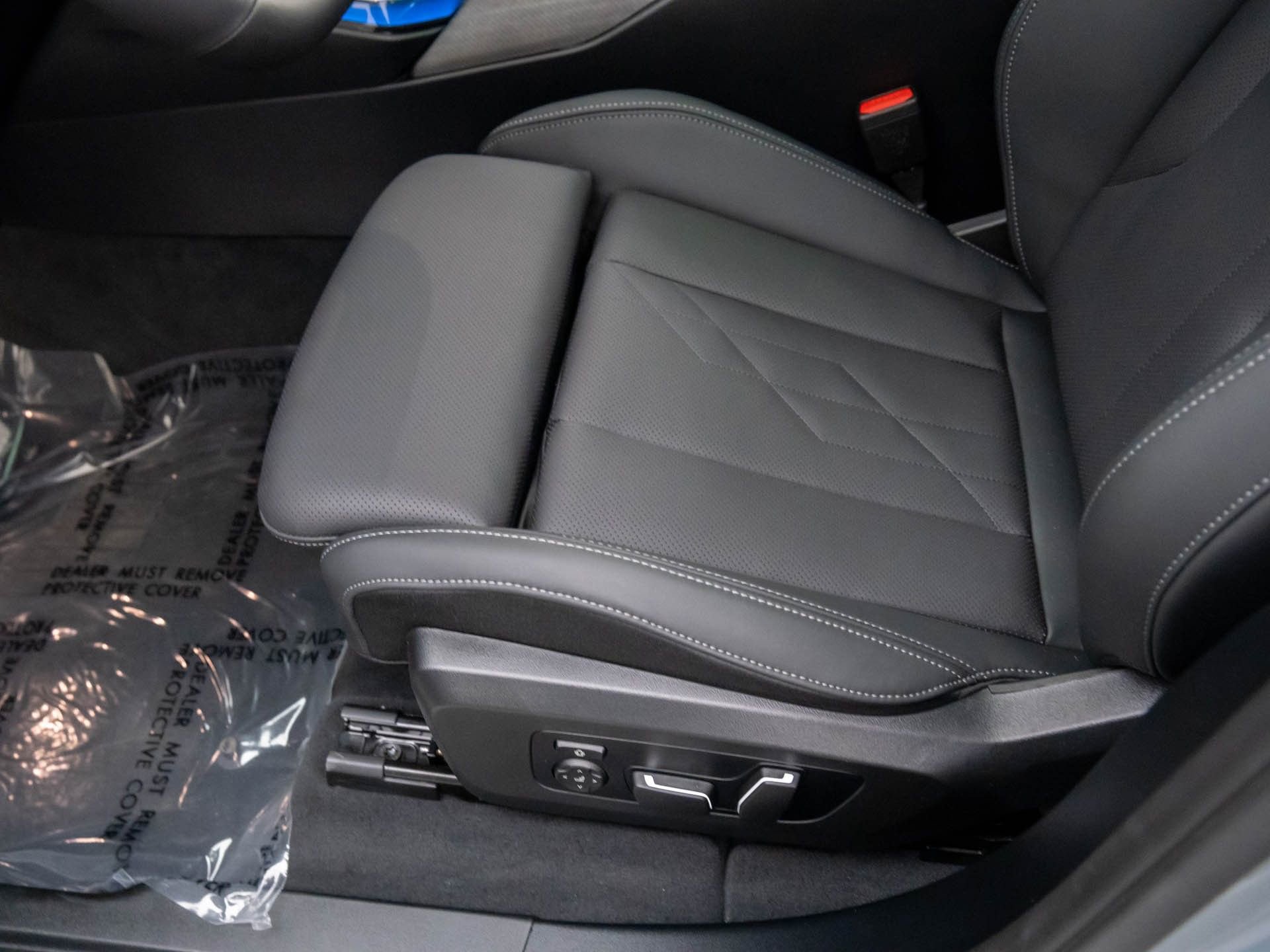 Certified 2025 BMW X3 xDrive30i w/ Premium Package image 17