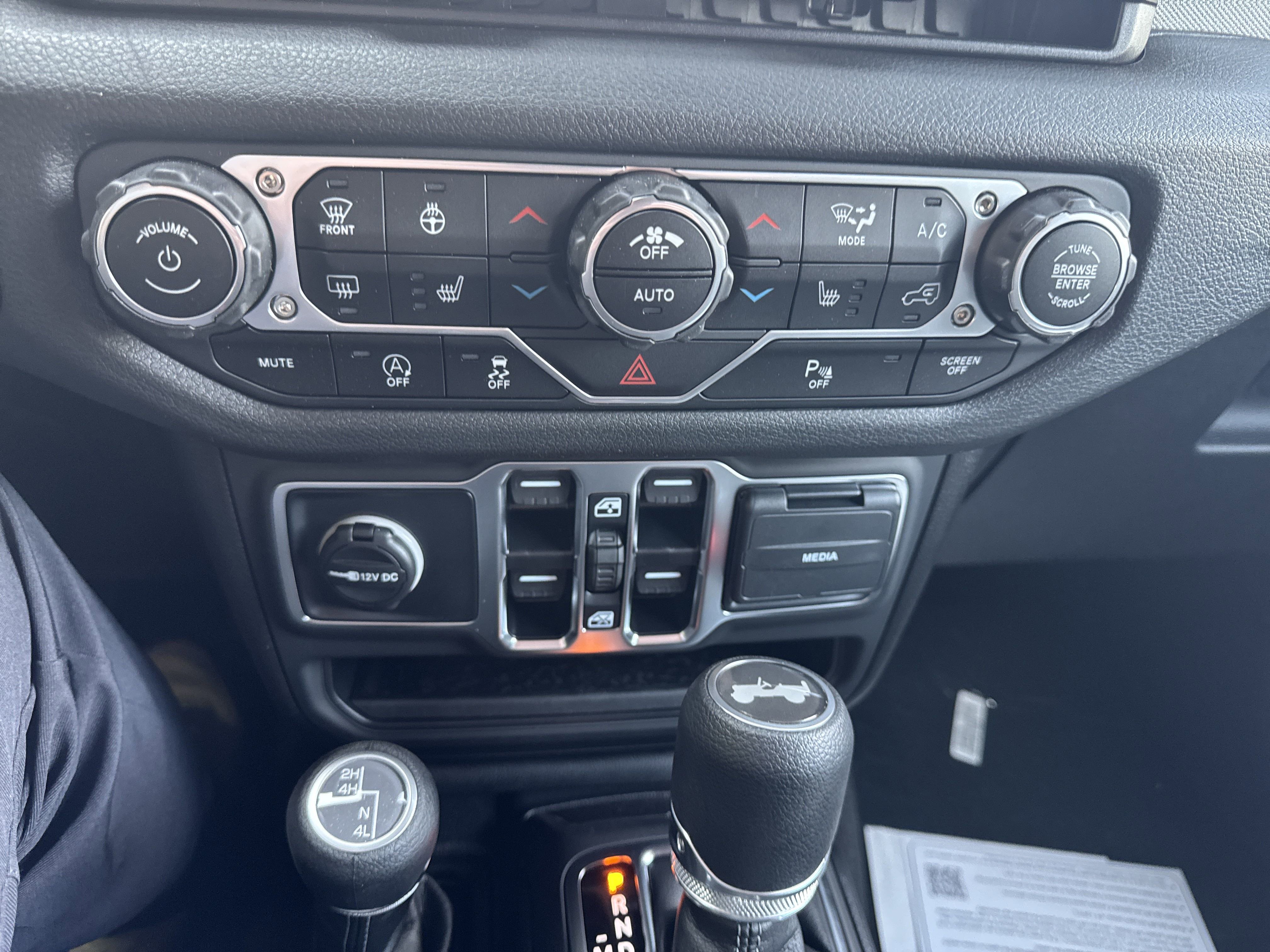 New 2025 Jeep Wrangler Sport S image 24