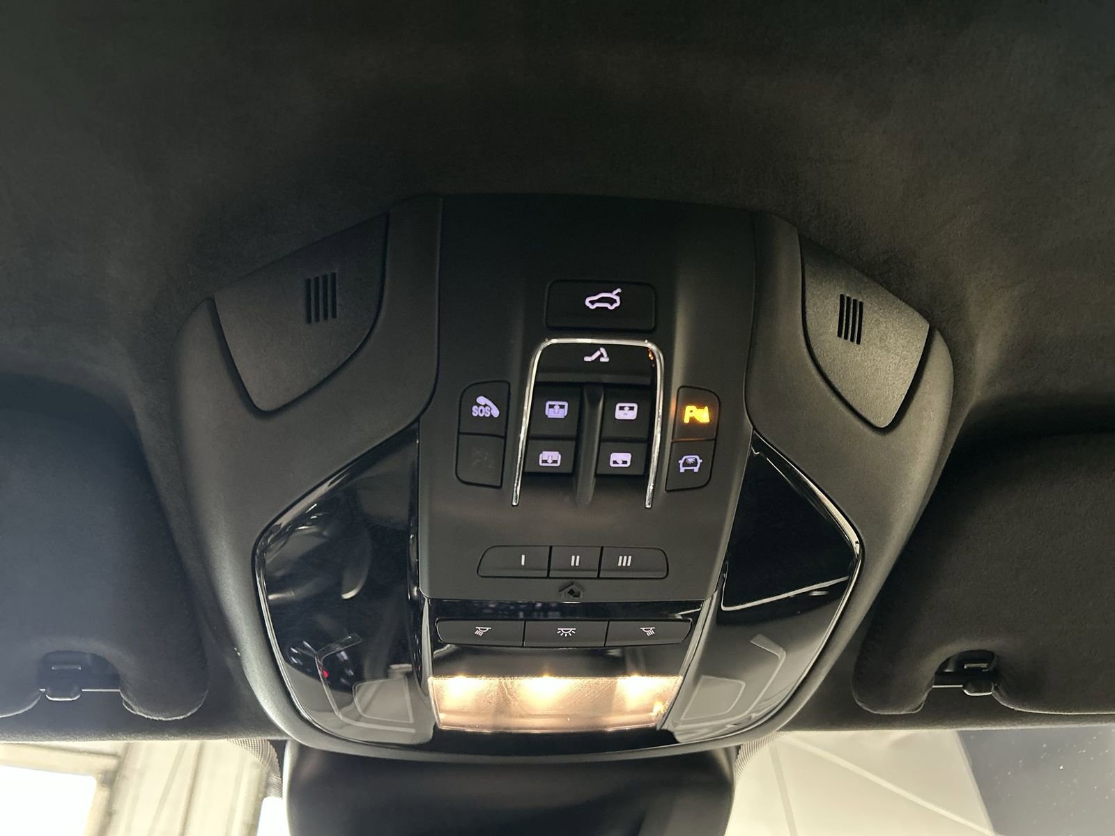 Used 2023 Maserati Levante Modena S AWD/4WD image 16