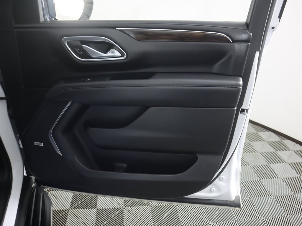 Used 2022 Chevrolet Tahoe LT w/ Luxury Package image 25