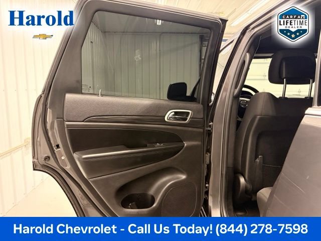 Used 2019 Jeep Grand Cherokee Laredo w/ Security & Convenience Group AWD/4WD image 12