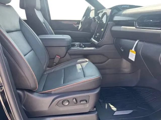 New 2026 GMC Yukon AT4 w/ AT4 Premium Plus Package AWD/4WD image 12