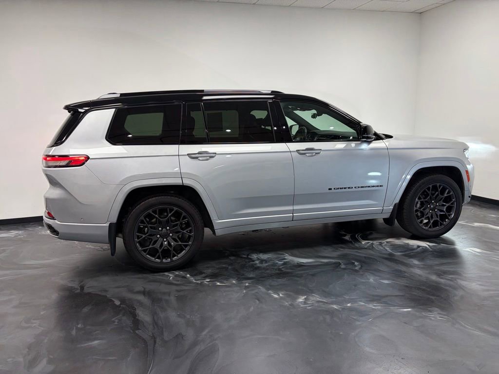Used 2024 Jeep Grand Cherokee L Summit AWD/4WD image 24