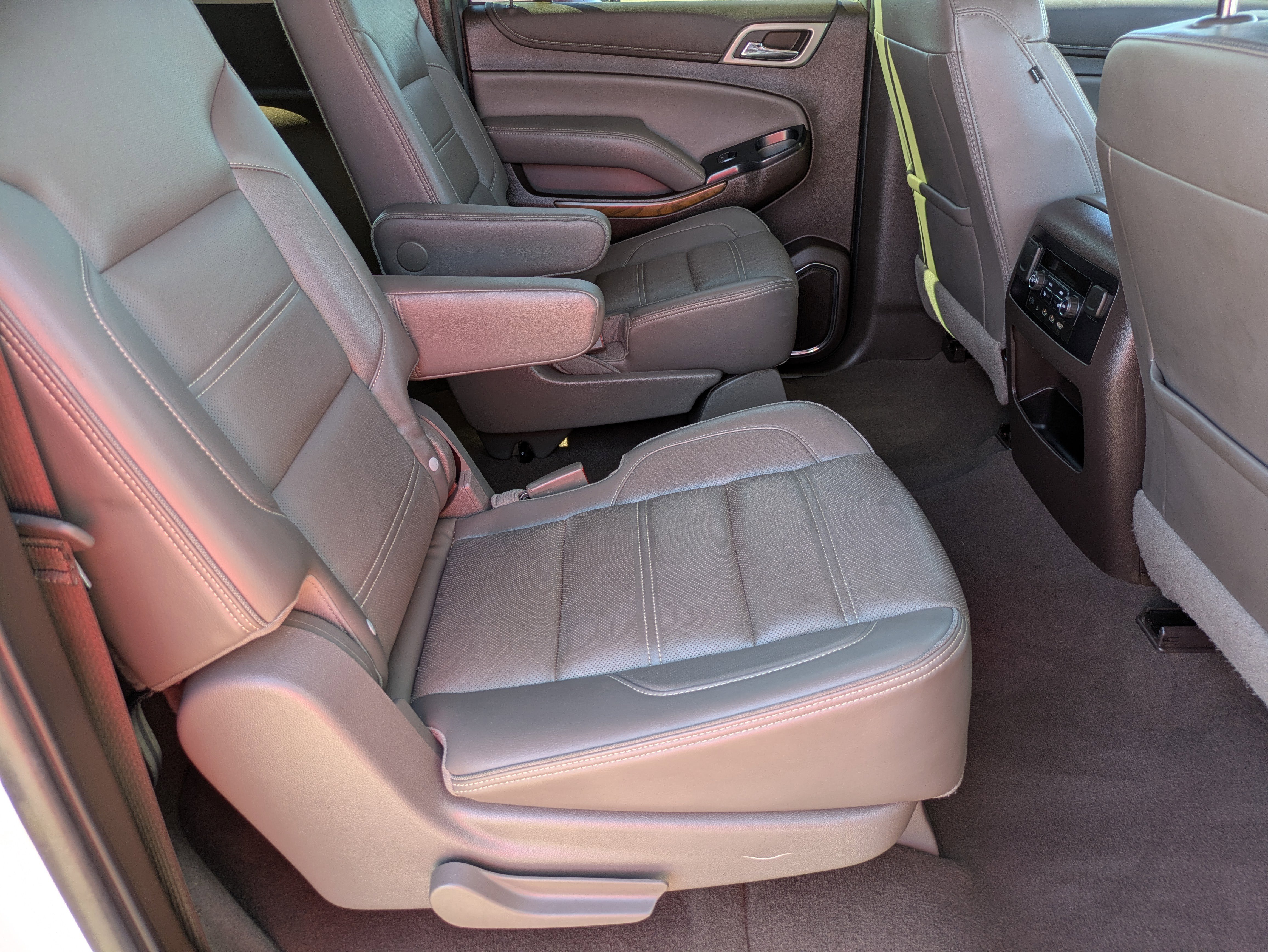 Used 2020 GMC Yukon XL Denali w/ Open Road Package image 13