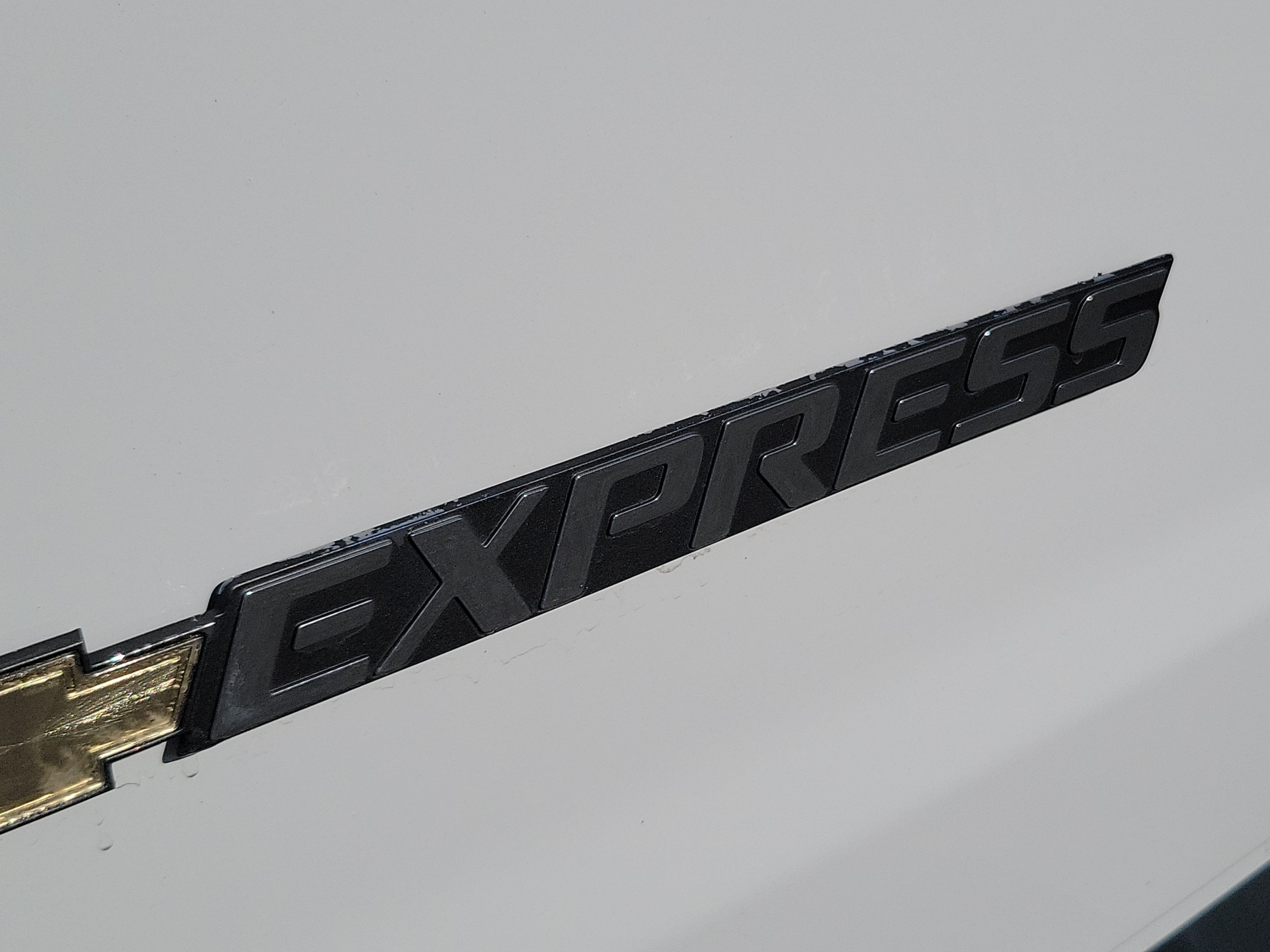 Used 2025 Chevrolet Express 2500 w/ Driver Convenience Package RWD image 9