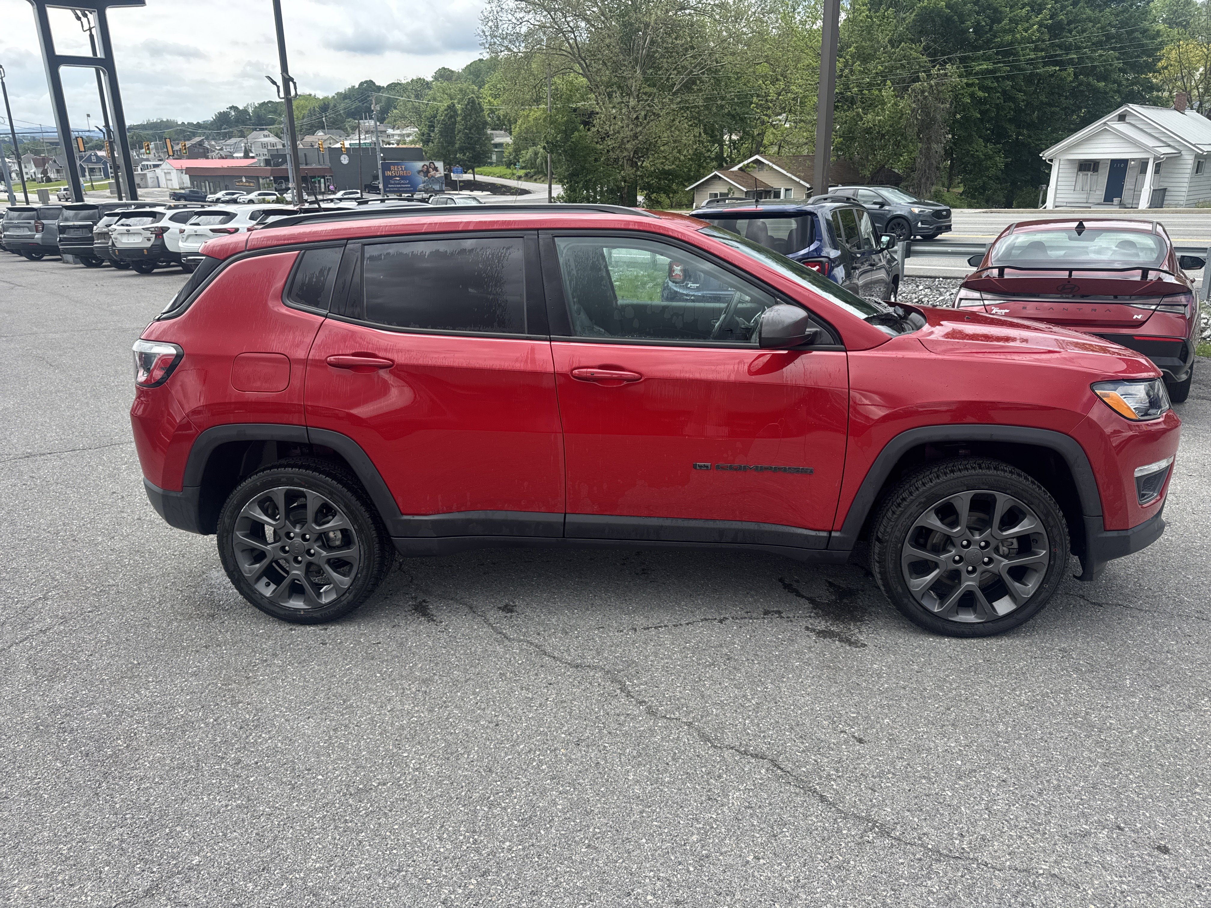 Used 2021 Jeep Compass Latitude AWD/4WD image 2