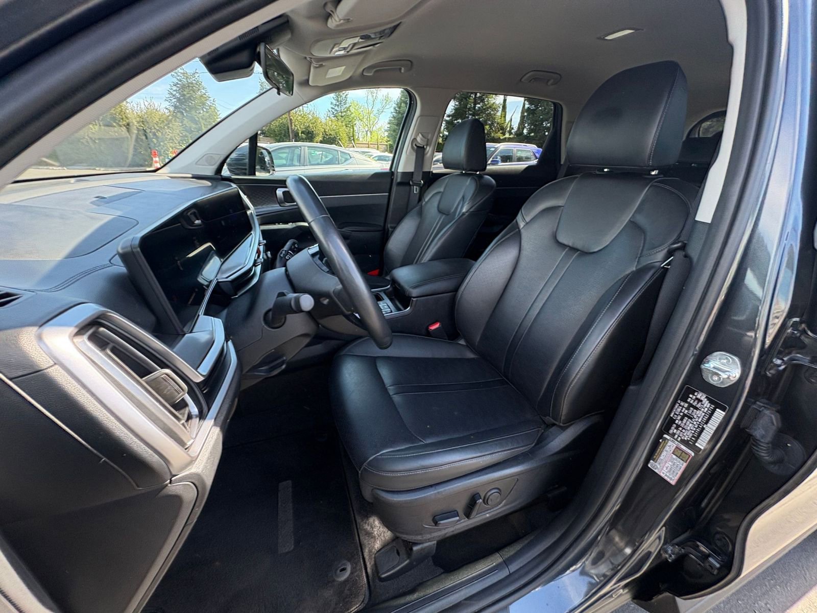 Used 2024 Kia Sorento S FWD image 38