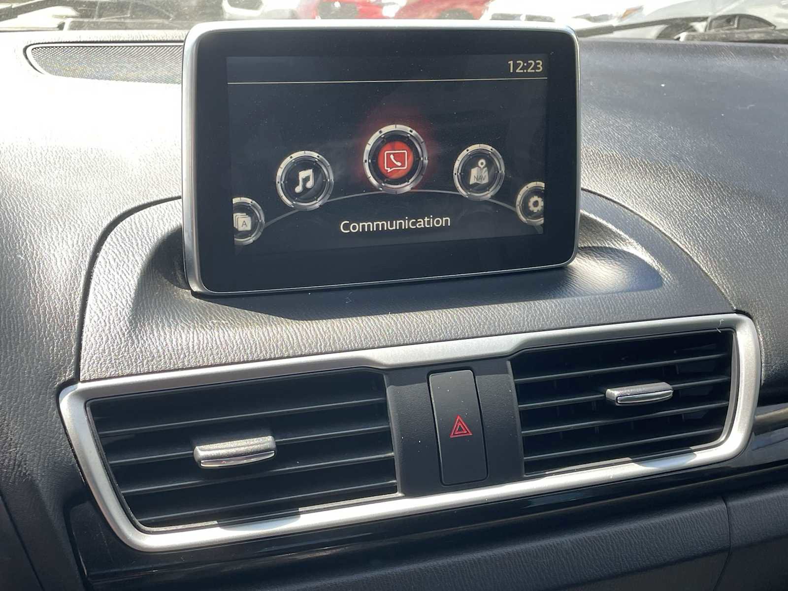 Used 2015 MAZDA MAZDA3 i Touring image 25