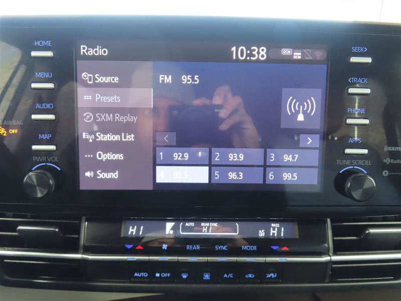 Used 2024 Toyota Sienna LE image 23