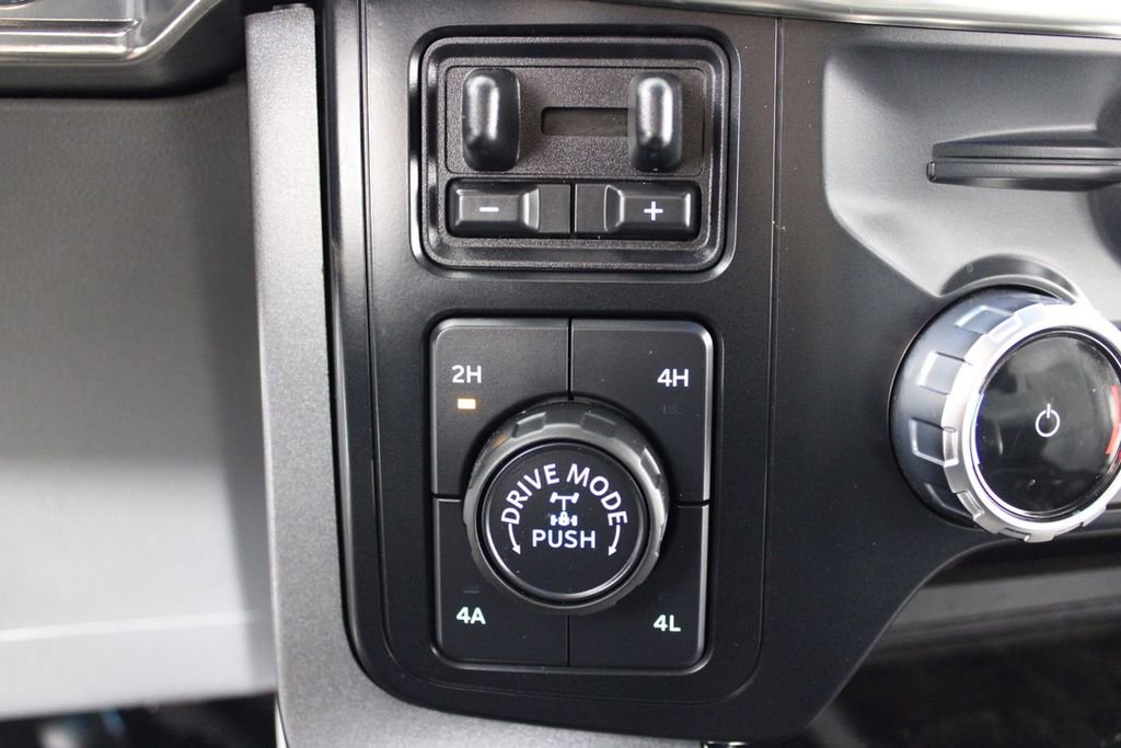 Used 2023 Ford F150 Lariat w/ Trailer Tow Package image 25