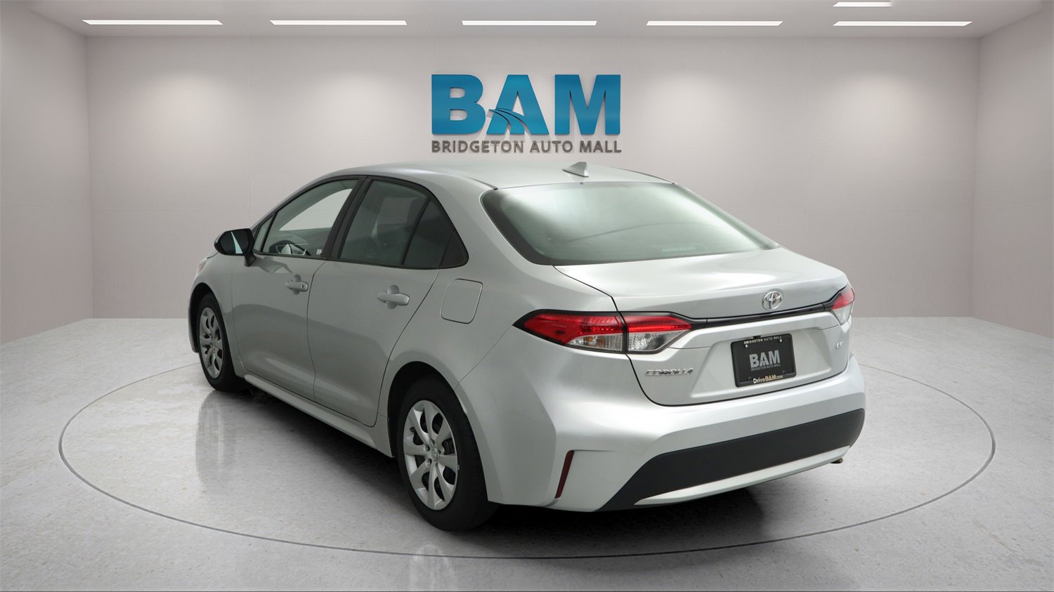 Used 2021 Toyota Corolla LE image 5