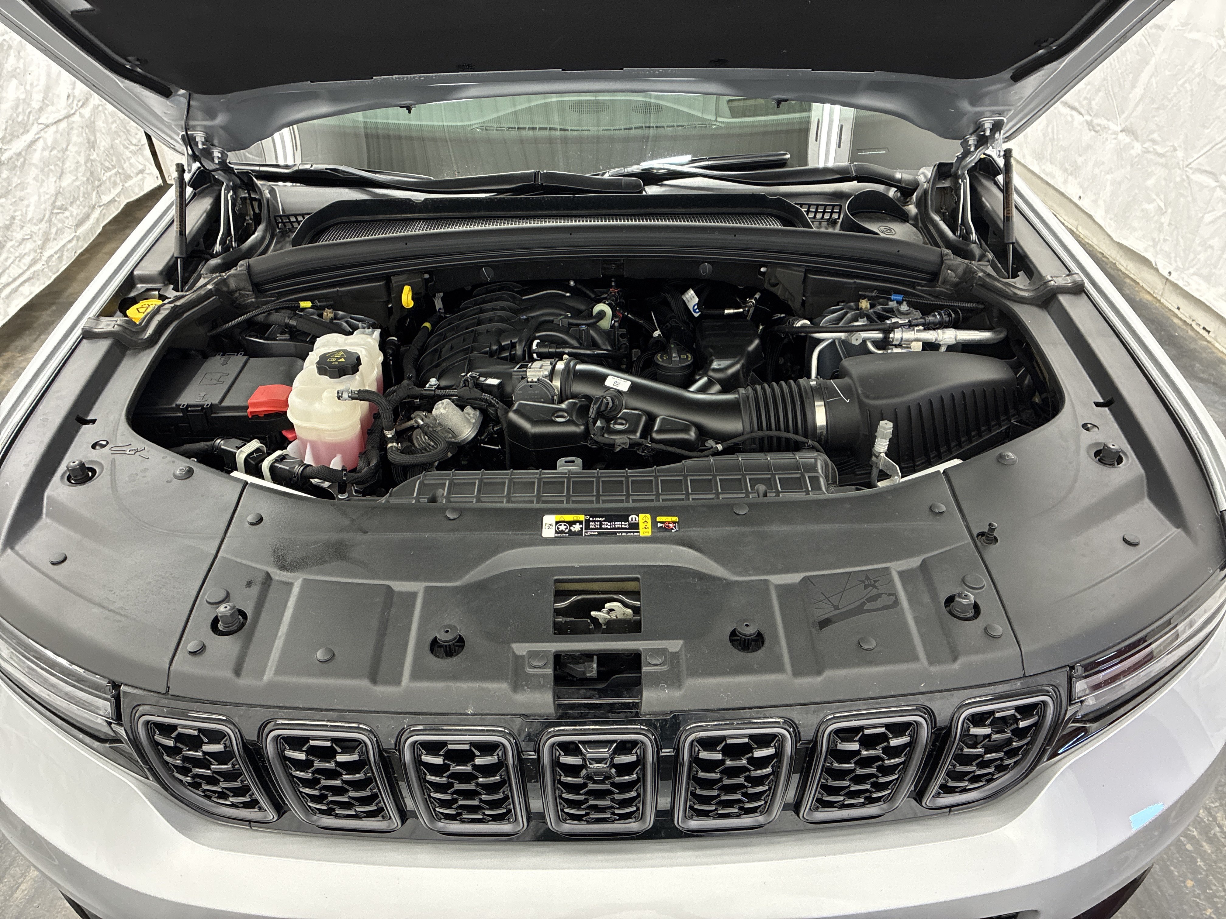 Certified 2025 Jeep Grand Cherokee L Summit AWD/4WD image 8