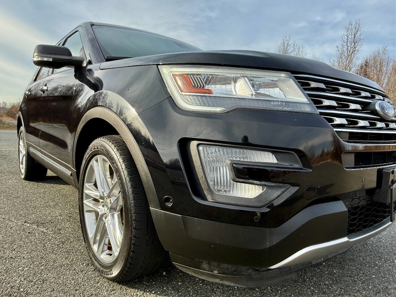 Used 2017 Ford Explorer Limited w/ Equipment Group 301A image 2