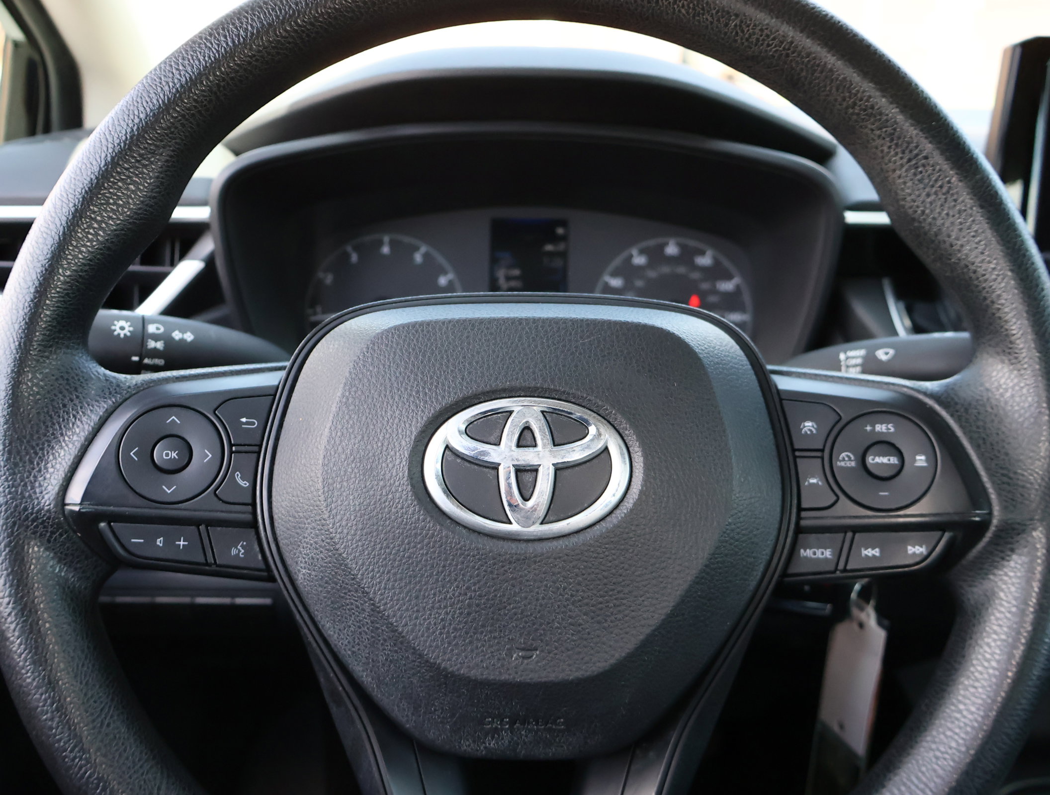 Used 2024 Toyota Corolla LE FWD image 11