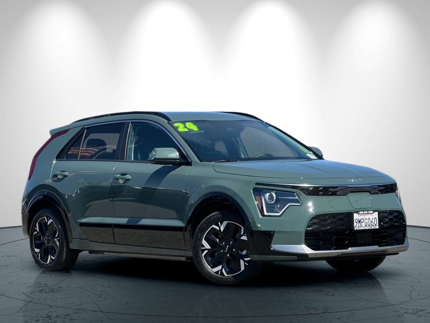 Used 2024 Kia Niro Wind FWD image 2