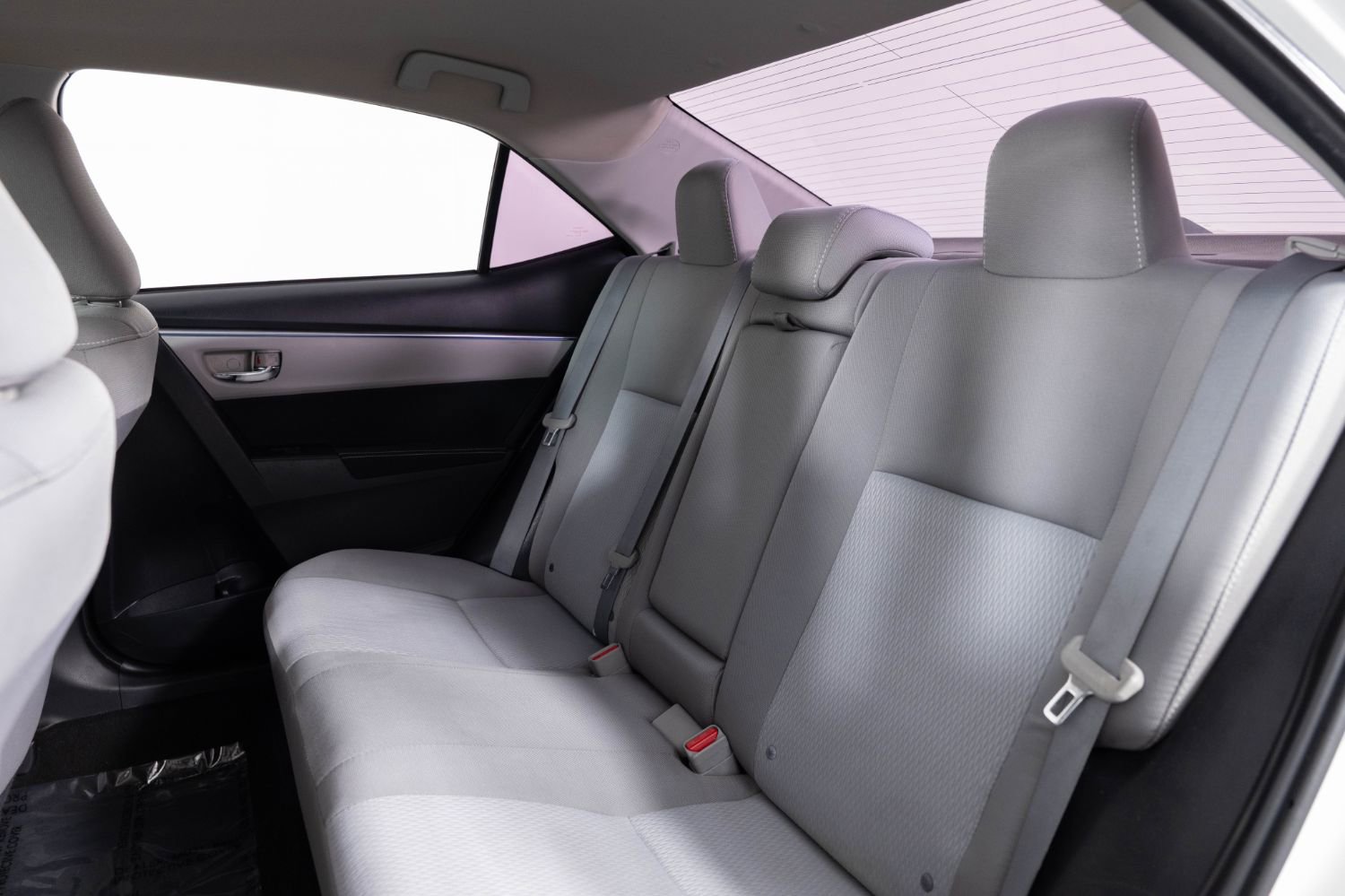 Used 2015 Toyota Corolla LE FWD image 17