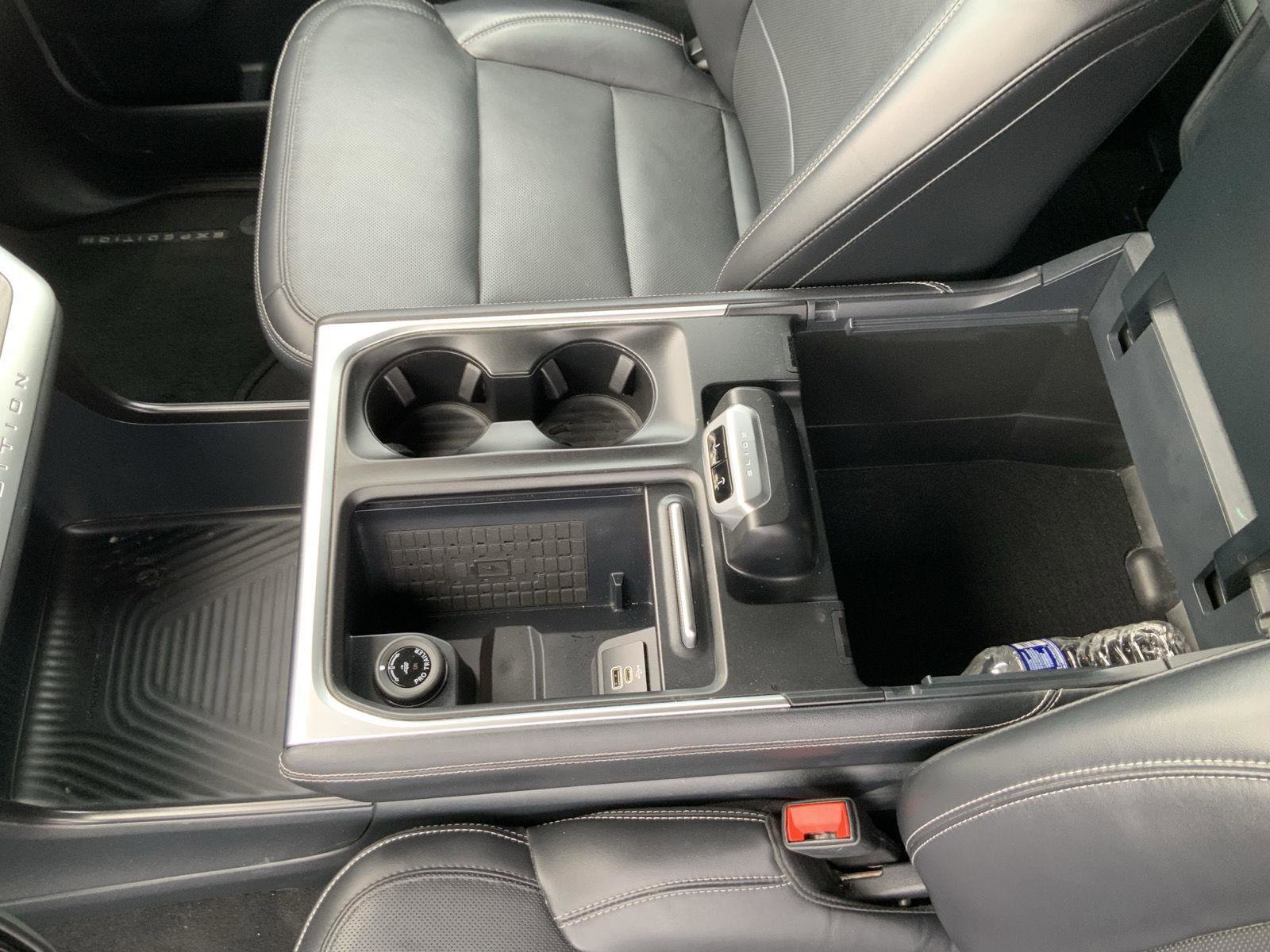 Used 2025 Ford Expedition Platinum image 55