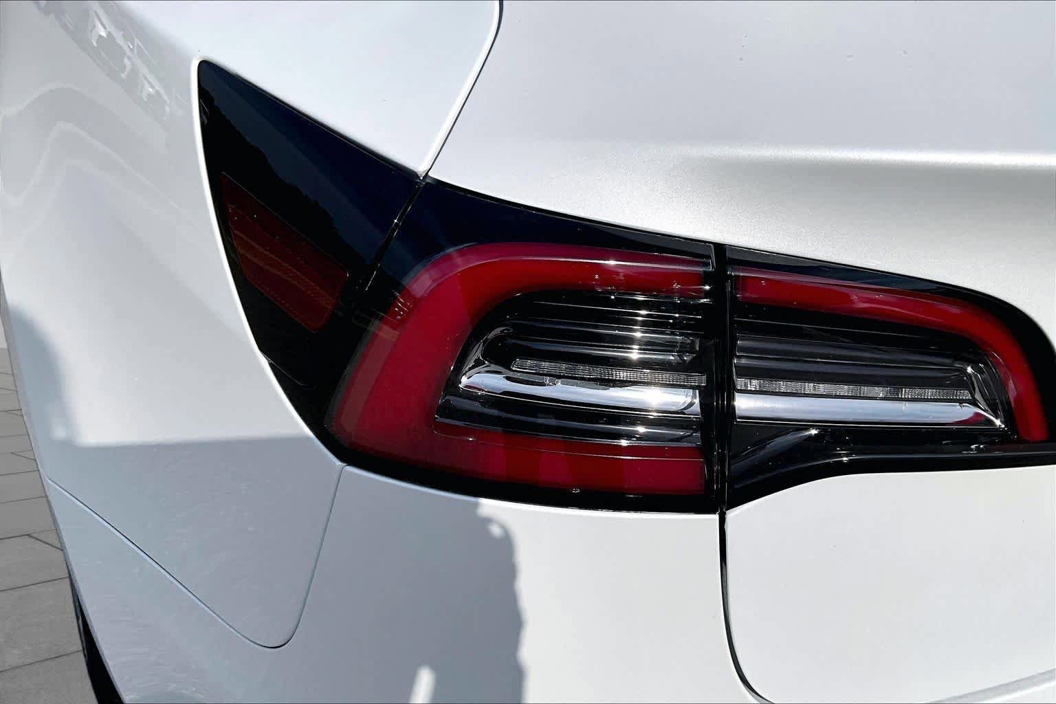 Used 2023 Tesla Model 3 Standard Range RWD image 29