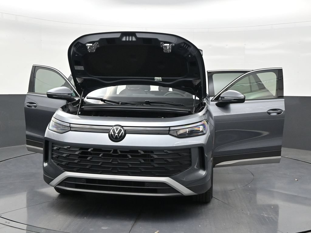 Used 2025 Volkswagen Tiguan S FWD image 33
