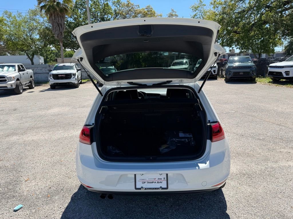 Used 2017 Volkswagen Golf S image 37