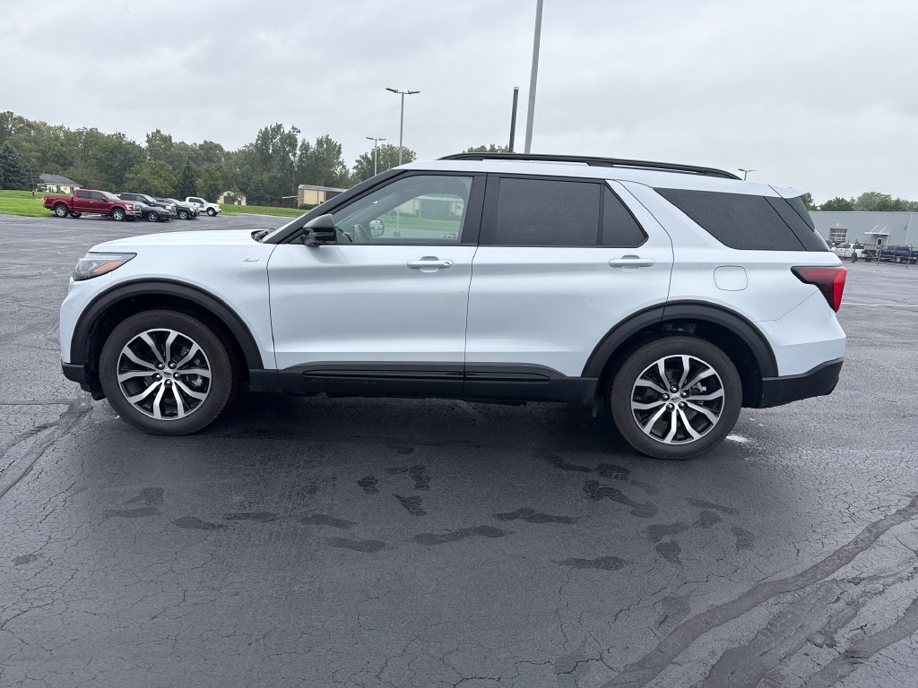 Used 2026 Ford Explorer ST-Line AWD/4WD image 5