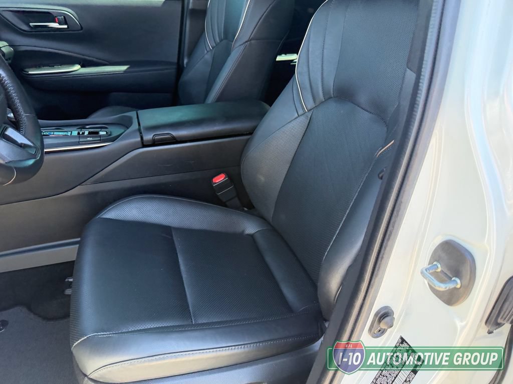 Used 2023 Toyota Crown Platinum w/ Carpet Mat Package (TMS) AWD/4WD image 24