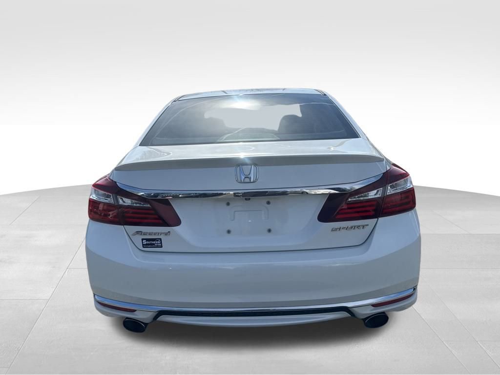 Used 2017 Honda Accord Sport image 4