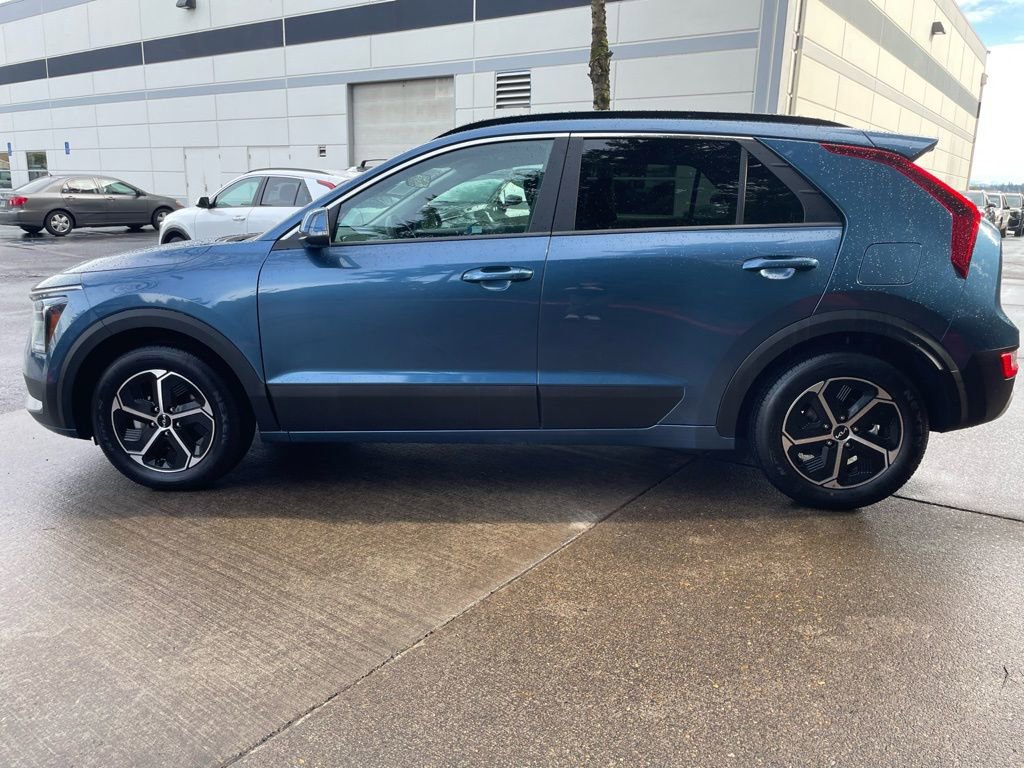 Used 2025 Kia Niro EX image 7