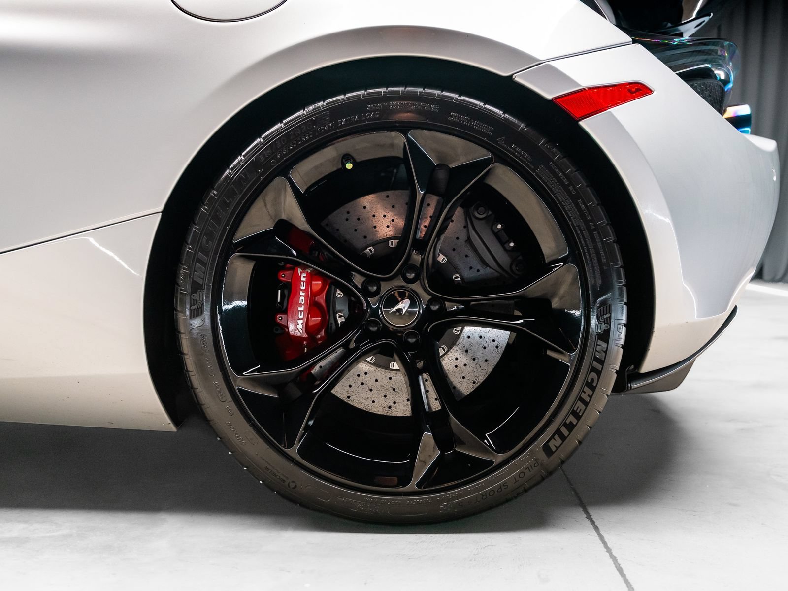 Used 2019 McLaren 720S RWD image 41
