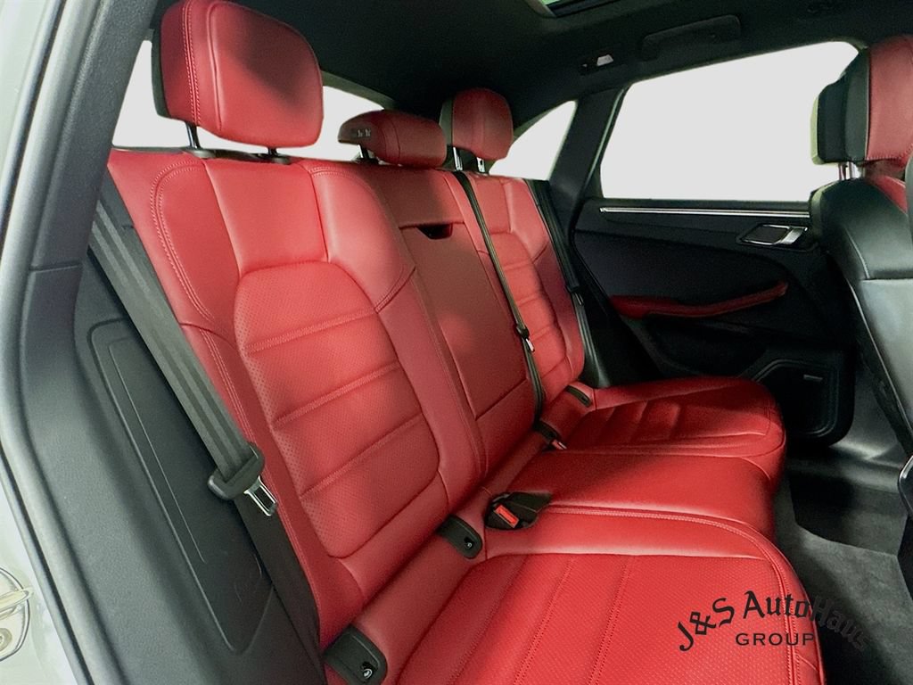 Used 2025 Porsche Macan GTS AWD/4WD image 35