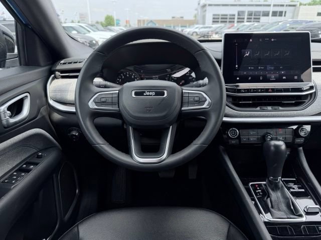 Used 2024 Jeep Compass Latitude AWD/4WD image 26
