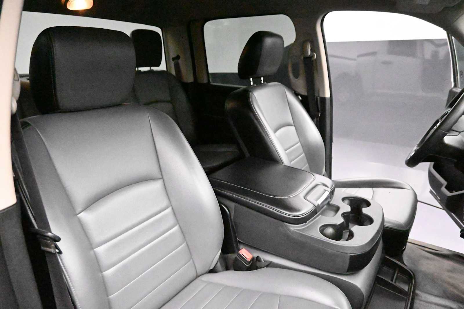 Used 2022 RAM 1500 Tradesman w/ Chrome Appearance Group AWD/4WD image 26