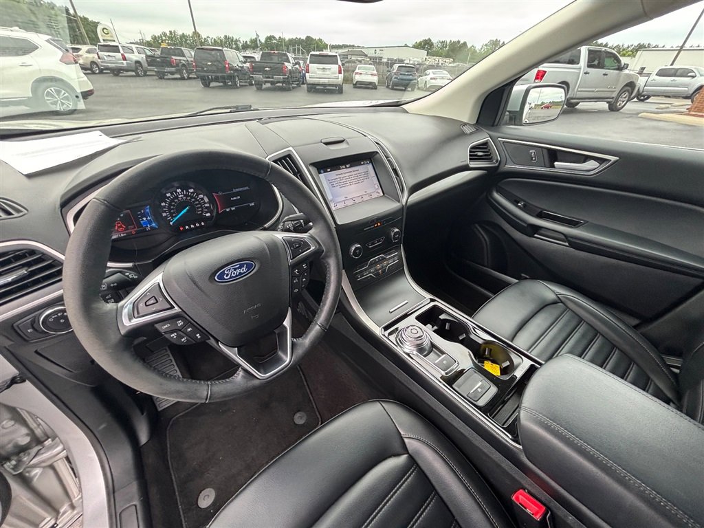 Used 2019 Ford Edge SEL w/ Equipment Group 201A FWD image 13