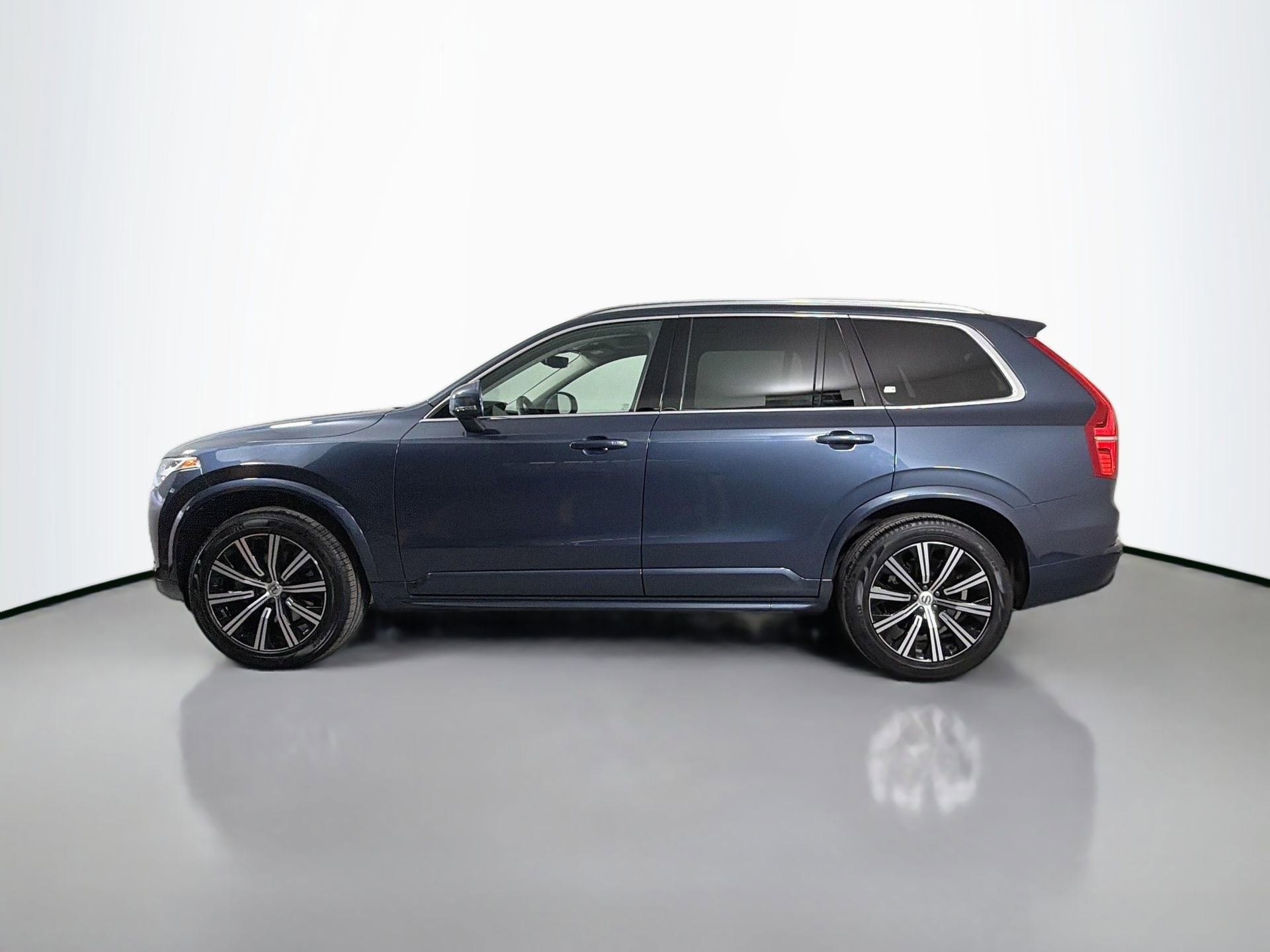 Certified 2023 Volvo XC90 B5 Core w/ Protection Package Premier AWD/4WD image 9