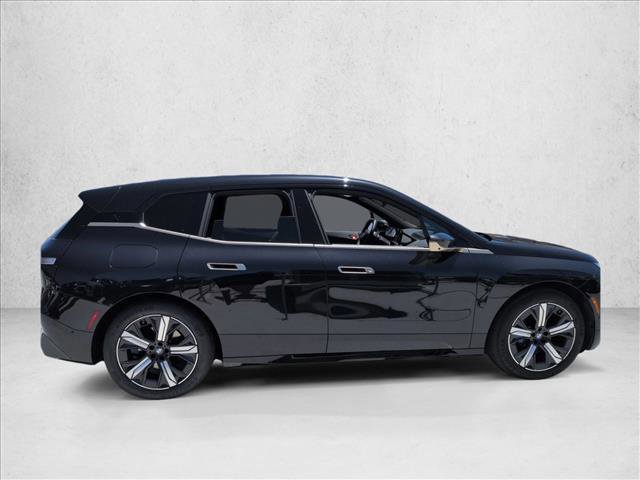 Used 2023 BMW iX xDrive50 w/ Premium Package AWD/4WD image 4