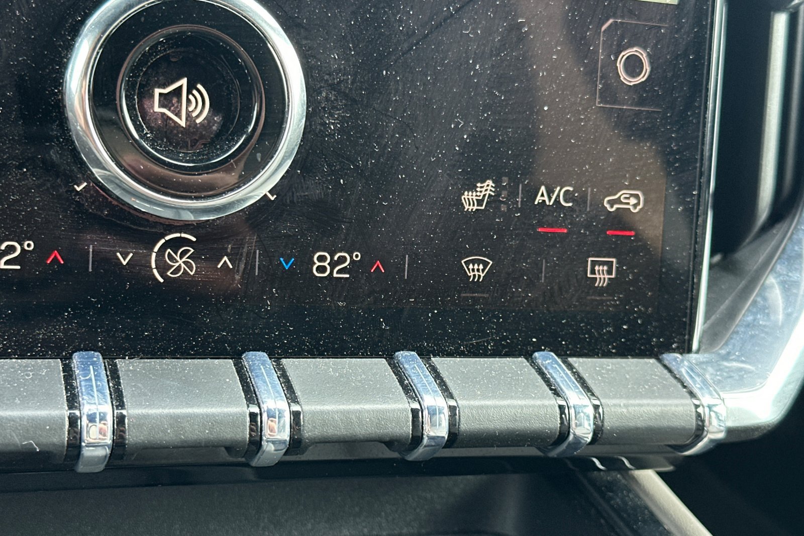 Used 2026 GMC Acadia Elevation w/ Elevation Premium Package FWD image 30