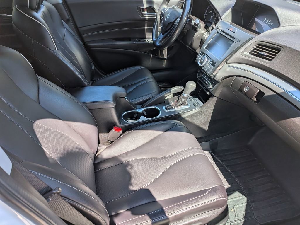 Used 2022 Acura ILX w/ Premium Package FWD image 32
