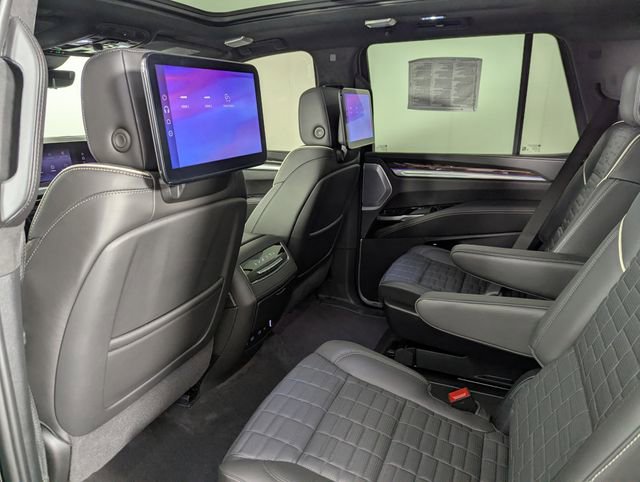 Used 2025 Cadillac Escalade Sport Platinum image 23