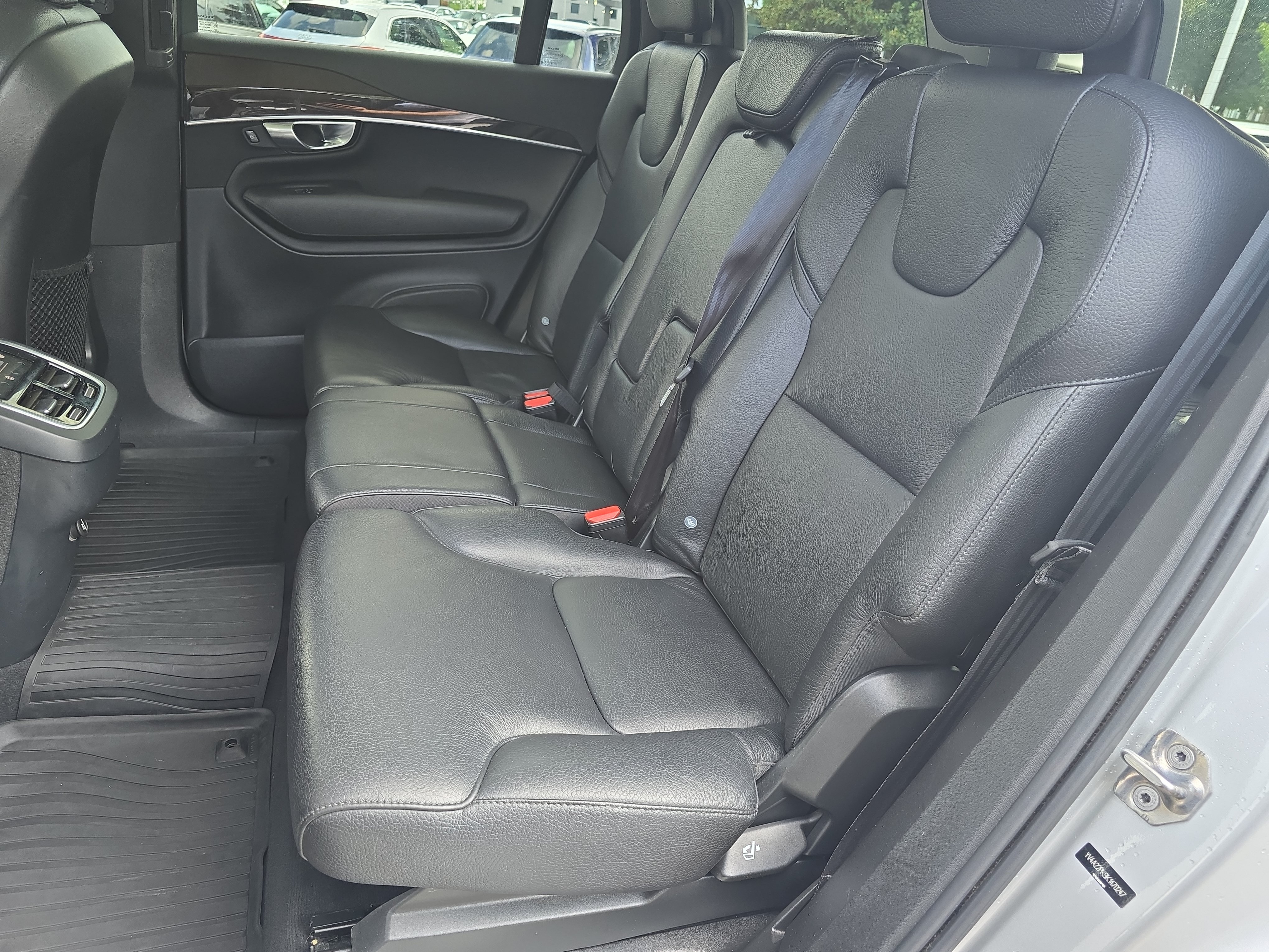 Used 2019 Volvo XC90 T6 Momentum w/ Advanced Package AWD/4WD image 16