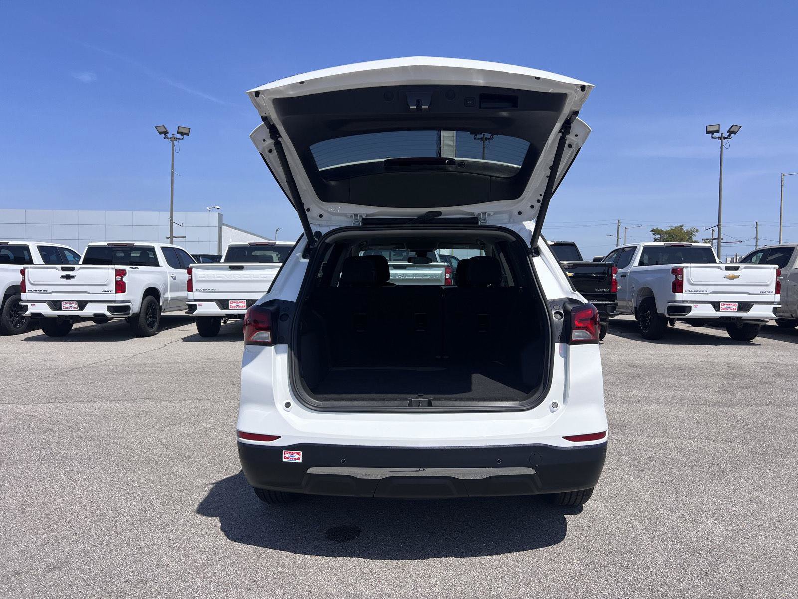 Used 2024 Chevrolet Equinox LT FWD image 32