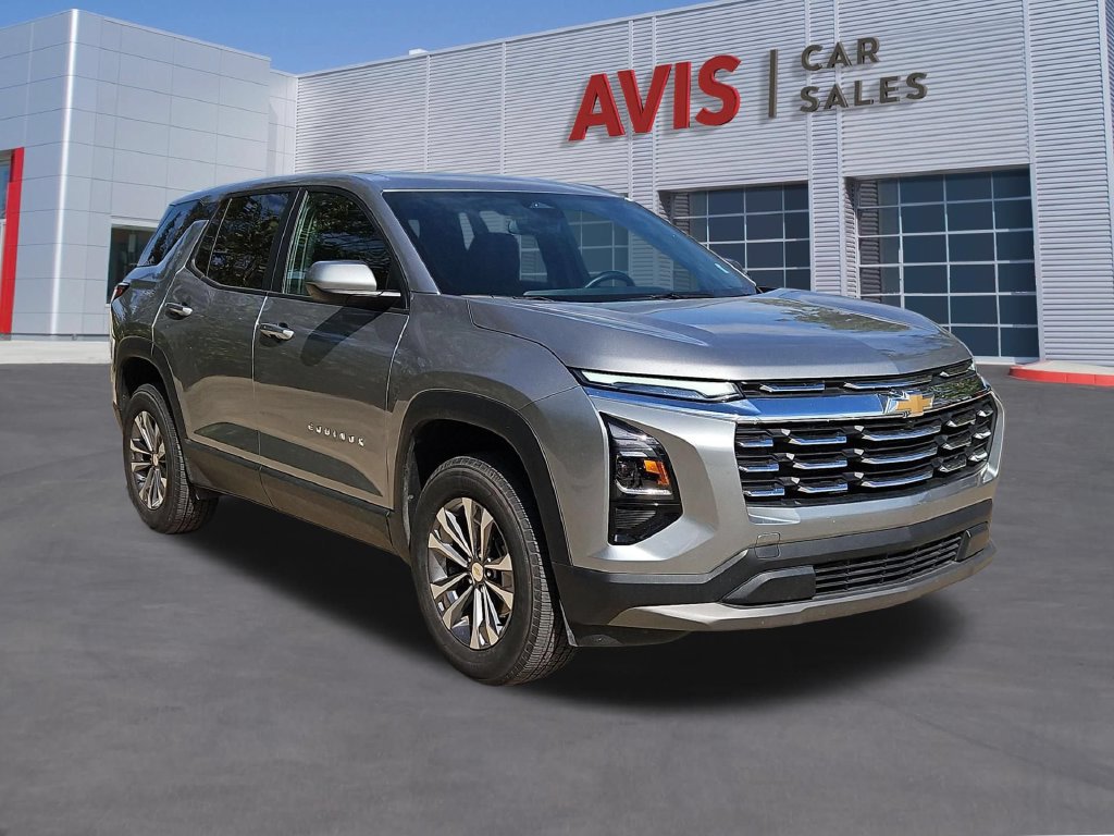 Used 2026 Chevrolet Equinox LT FWD image 3