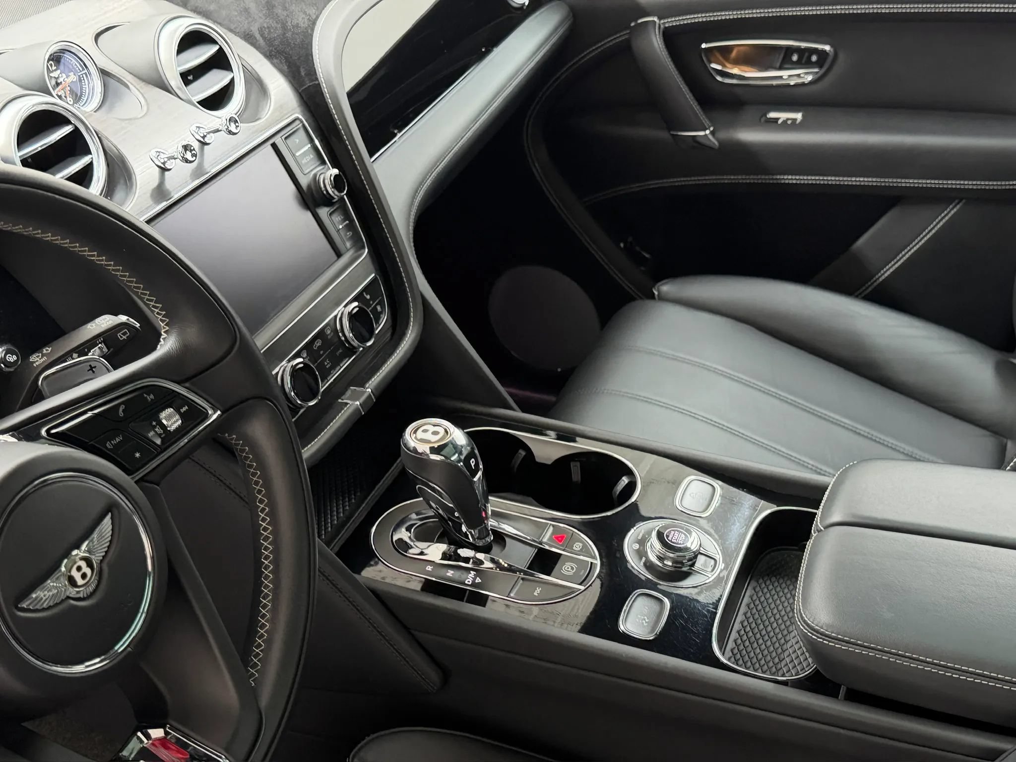Used 2019 Bentley Bentayga AWD/4WD image 80