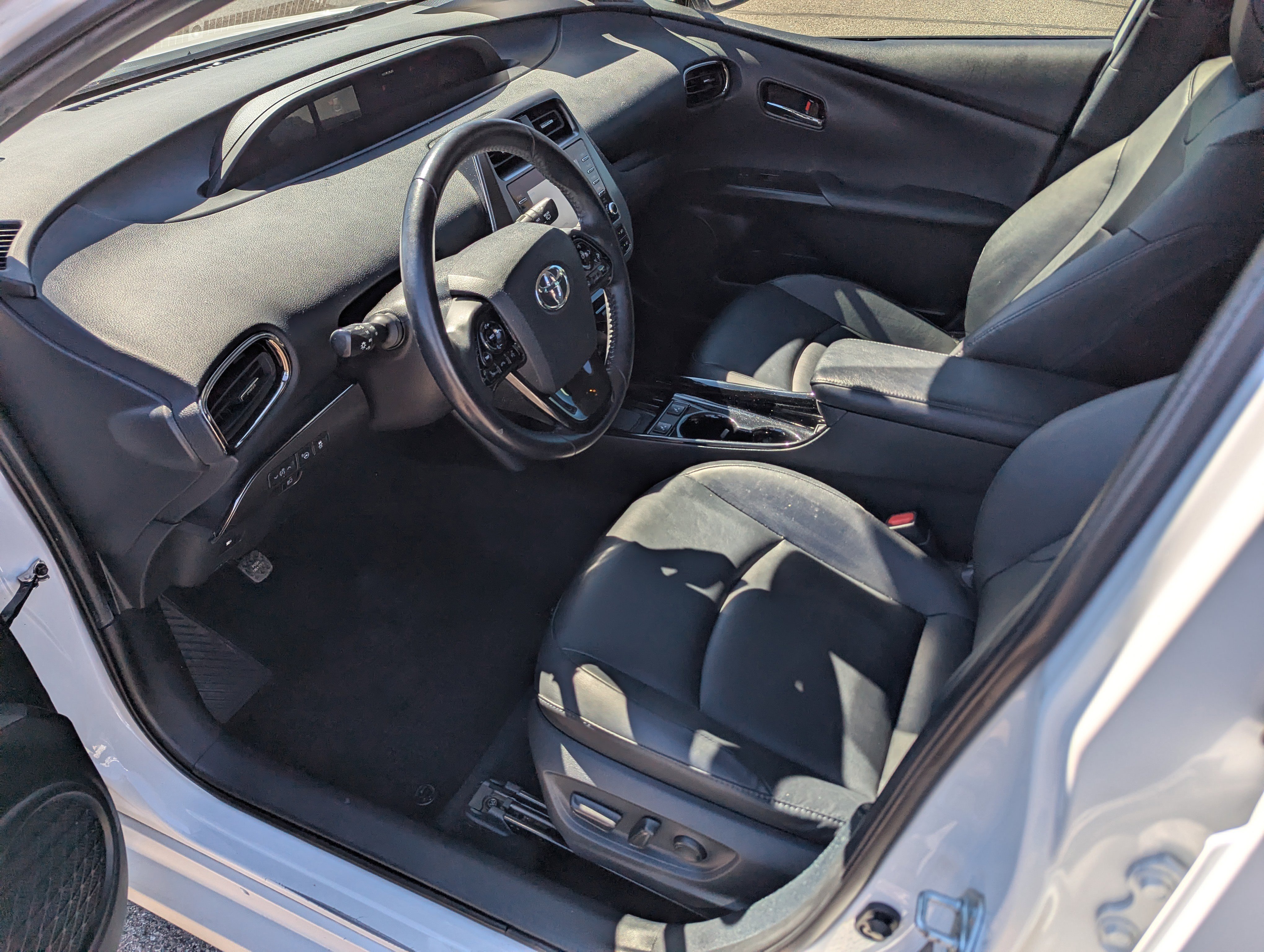 Used 2021 Toyota Prius image 9