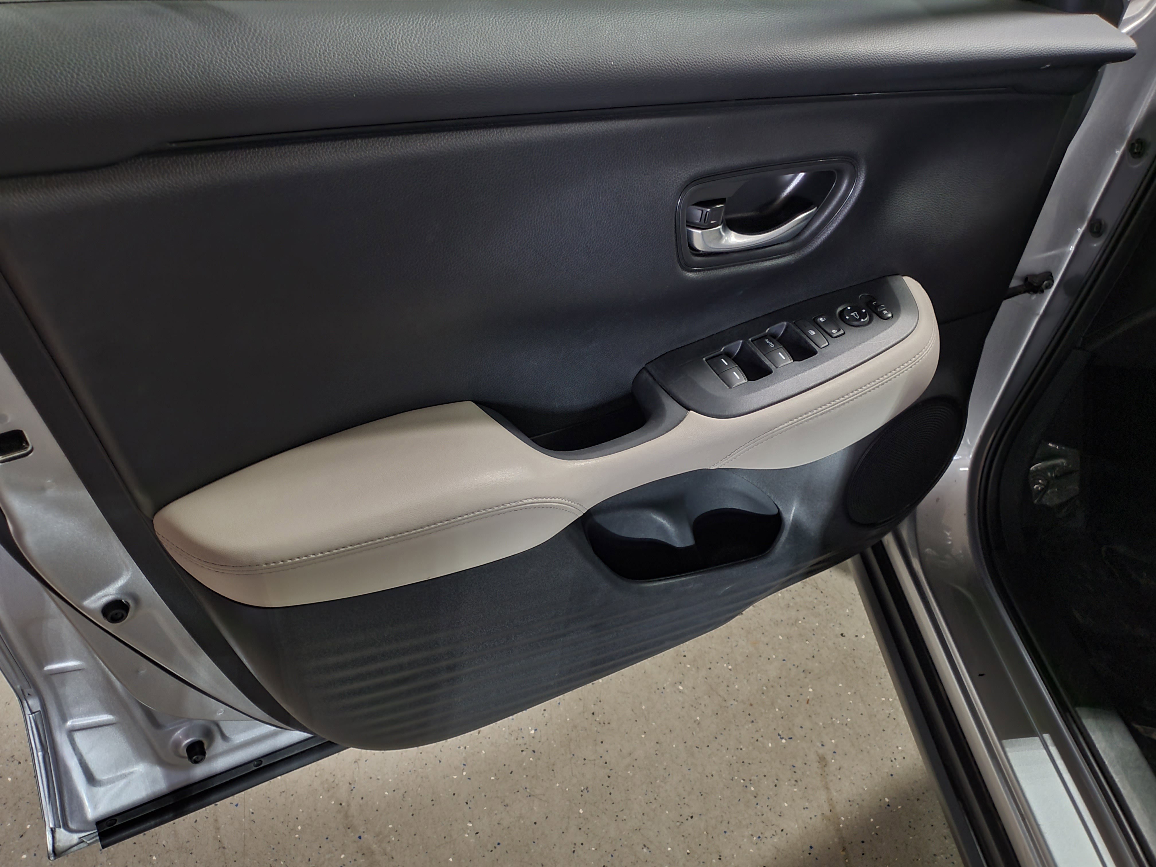 Certified 2024 Honda HR-V LX image 18