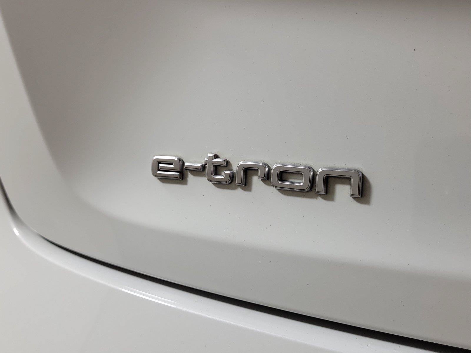 Used 2023 Audi e-tron Premium Plus w/ Premium Plus Package AWD/4WD image 7