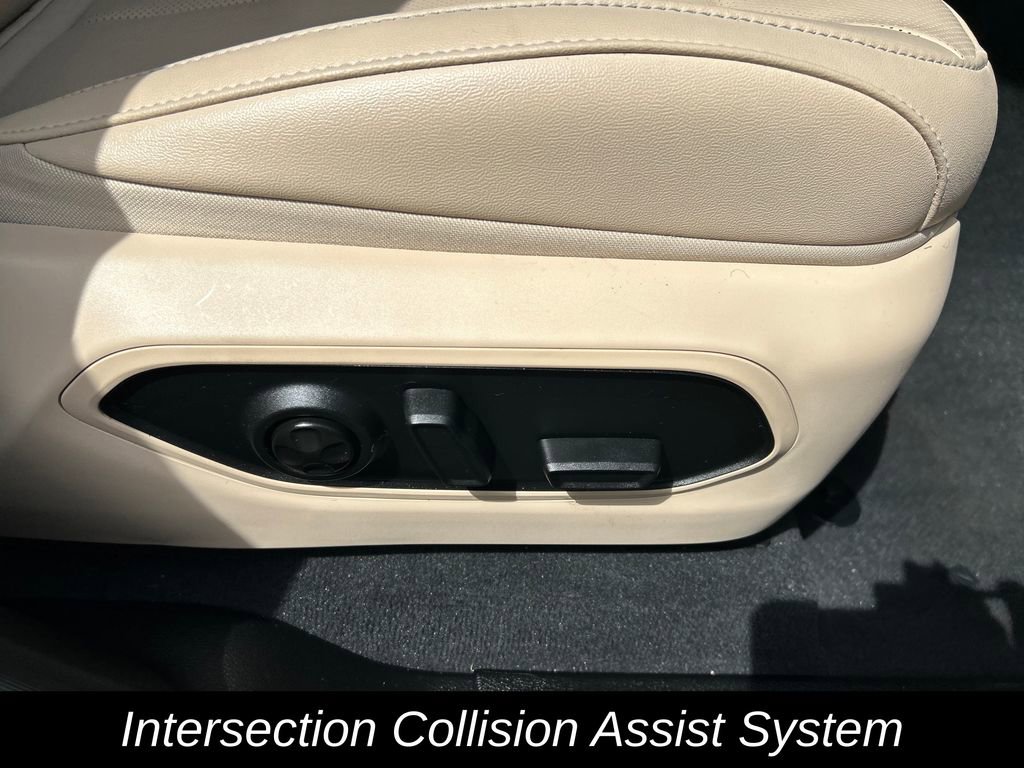 Used 2023 Jeep Grand Cherokee 4WD 4xe w/ Luxury Tech Group II image 35